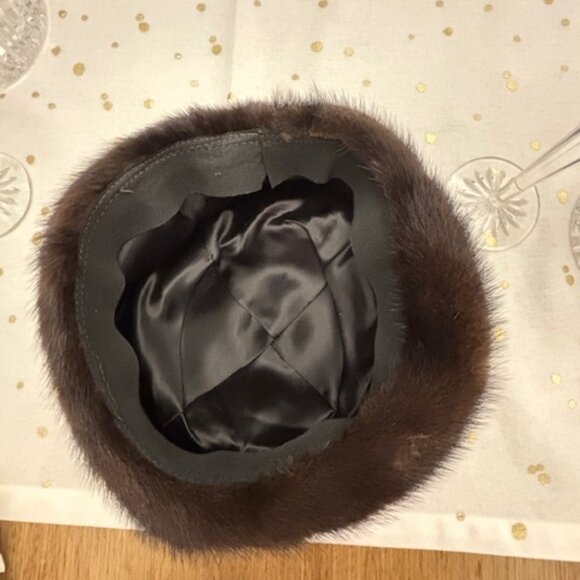 Vintage Mink Fur Pillbox Hat - Picture 3 of 4